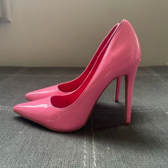 Women’s size pink high heeled